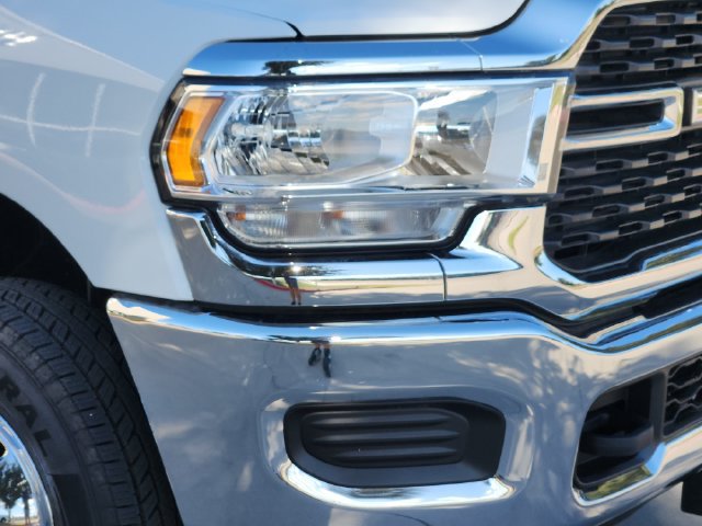 Used 2024 RAM 3500 SLT w/ Quick Order Package 2YG SLT AWD/4WD image 9