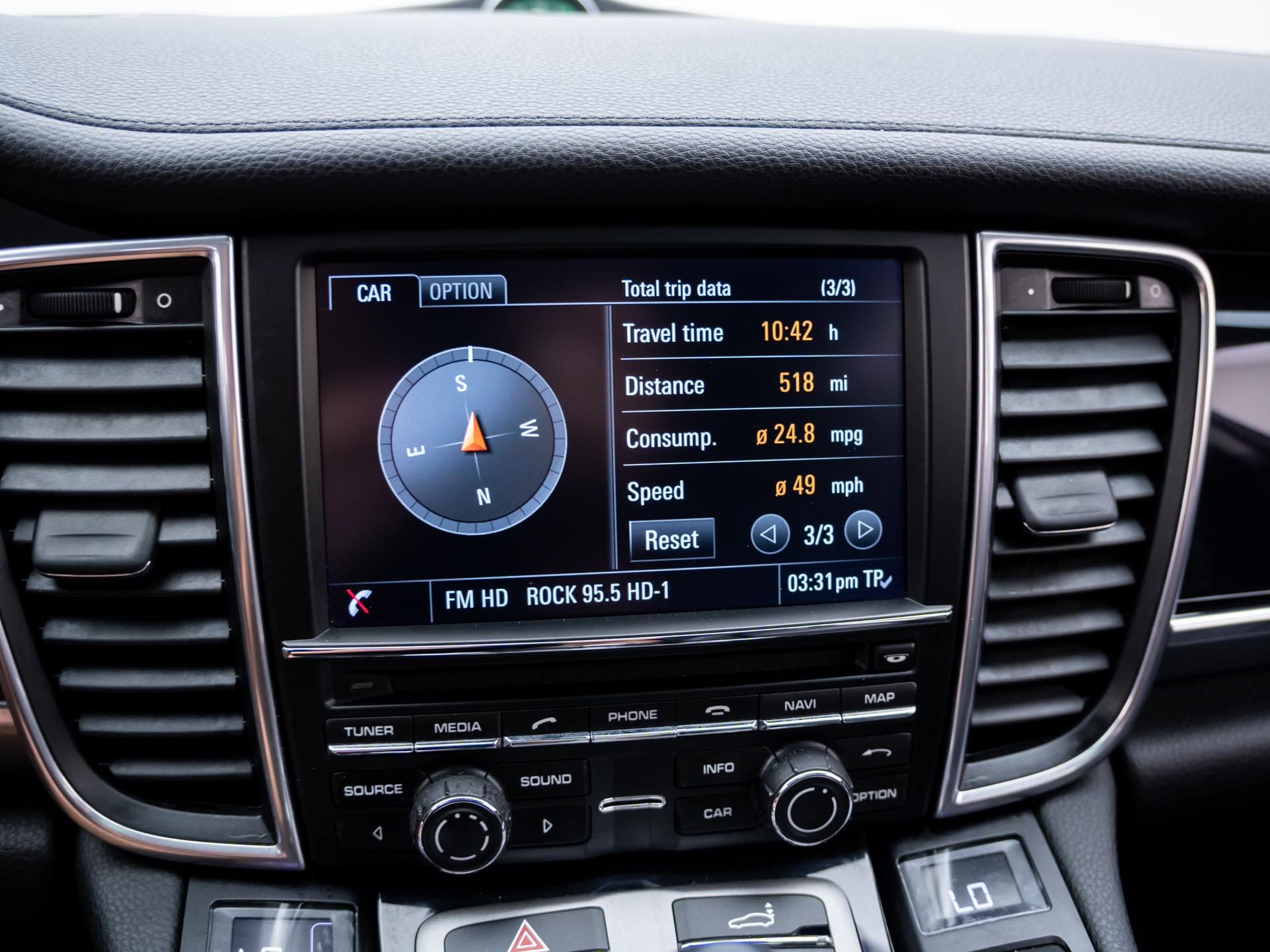 Used 2015 Porsche Panamera image 22