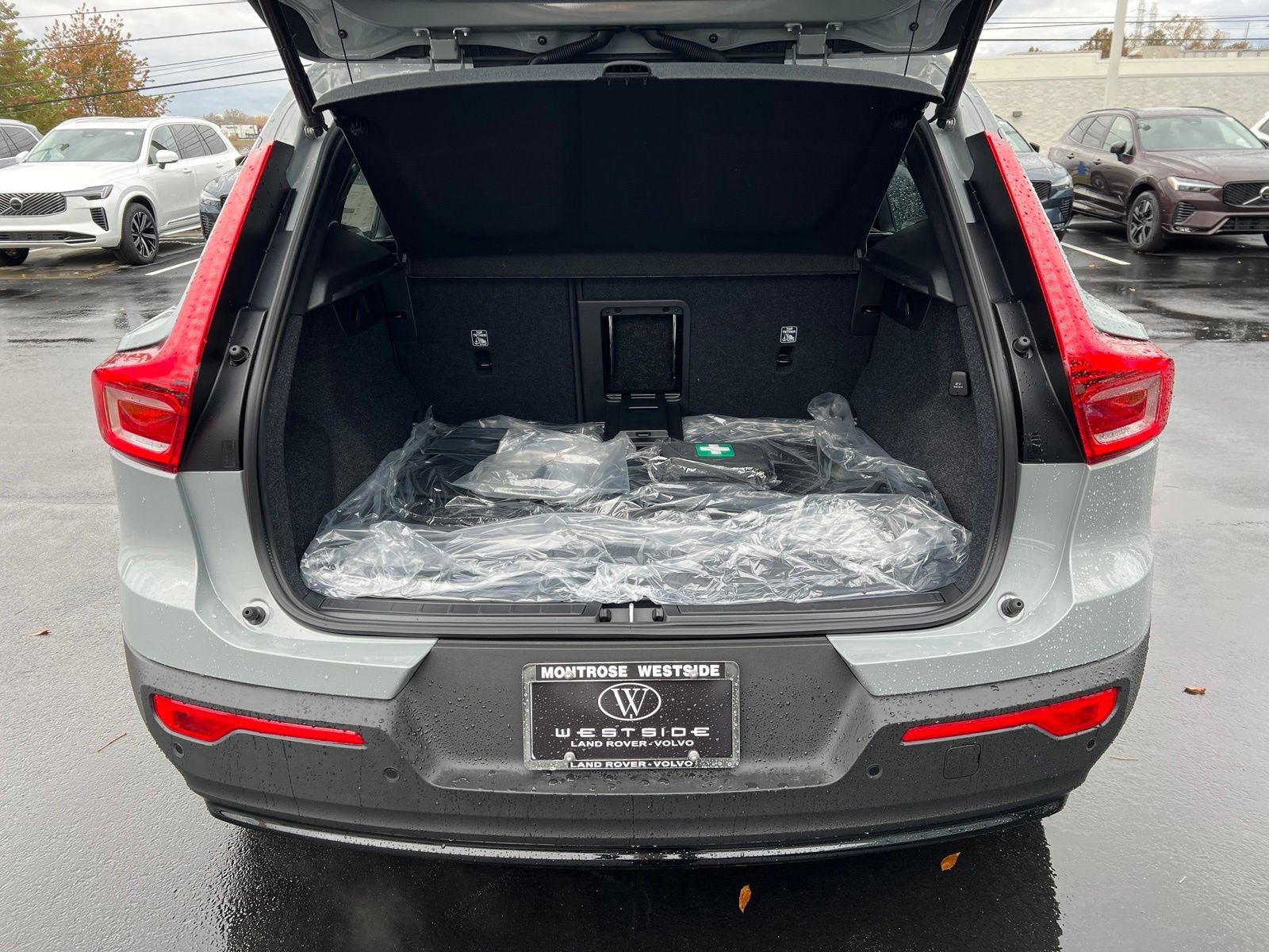 New 2026 Volvo XC40 B5 Plus w/ Protection Package Premier AWD/4WD image 38