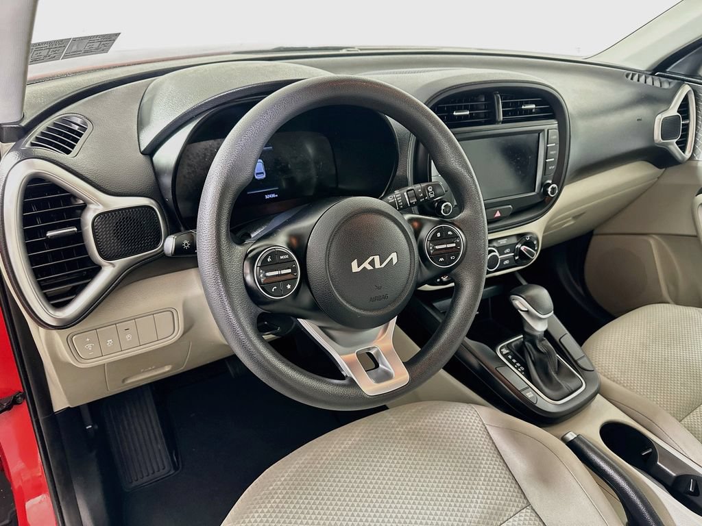 Certified 2023 Kia Soul LX FWD image 12