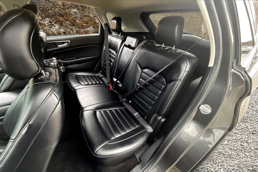 Used 2019 Ford Edge SEL w/ Equipment Group 201A image 22
