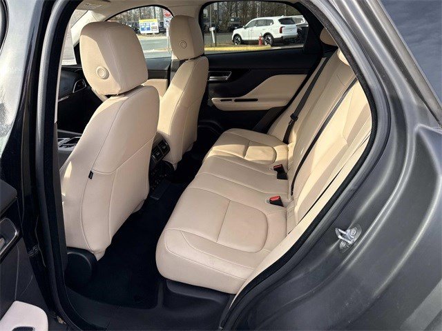 Used 2018 Jaguar F-PACE Premium image 17