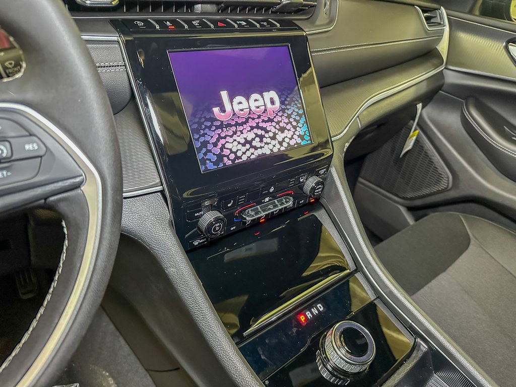 New 2026 Jeep Grand Cherokee L 4WD image 30