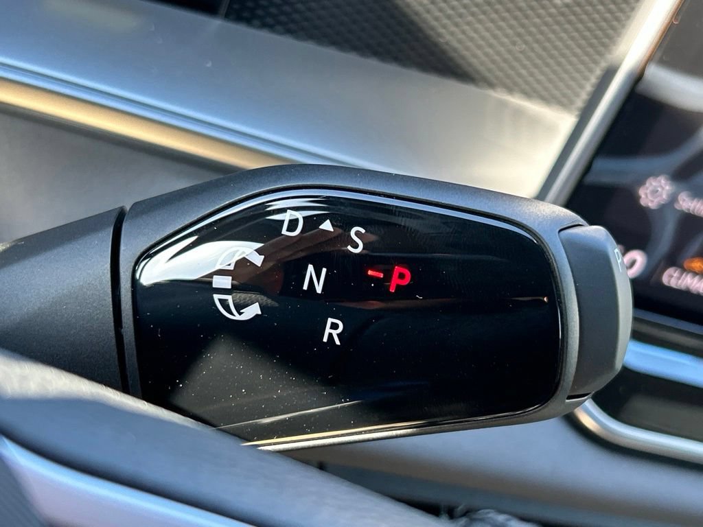 New 2026 Volkswagen Tiguan SE R-Line FWD image 31