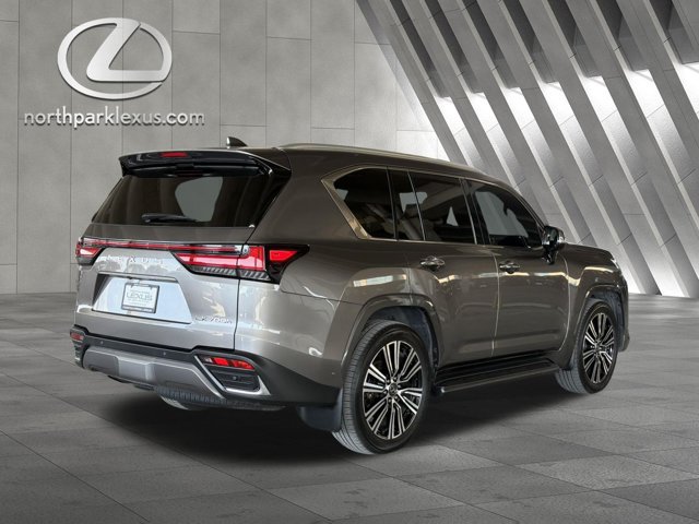 Certified 2025 Lexus LX 700h Luxury AWD/4WD image 6