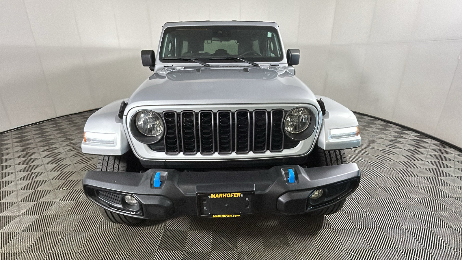 Used 2024 Jeep Wrangler Unlimited w/ Technology Group AWD/4WD image 9