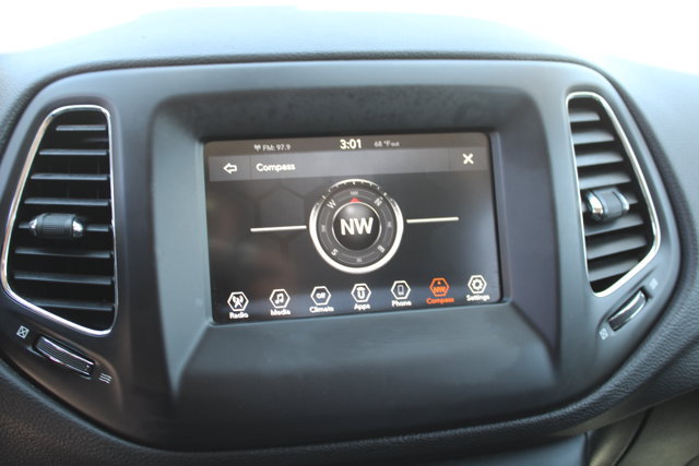 Used 2019 Jeep Compass Latitude w/ Popular Equipment Group FWD image 27