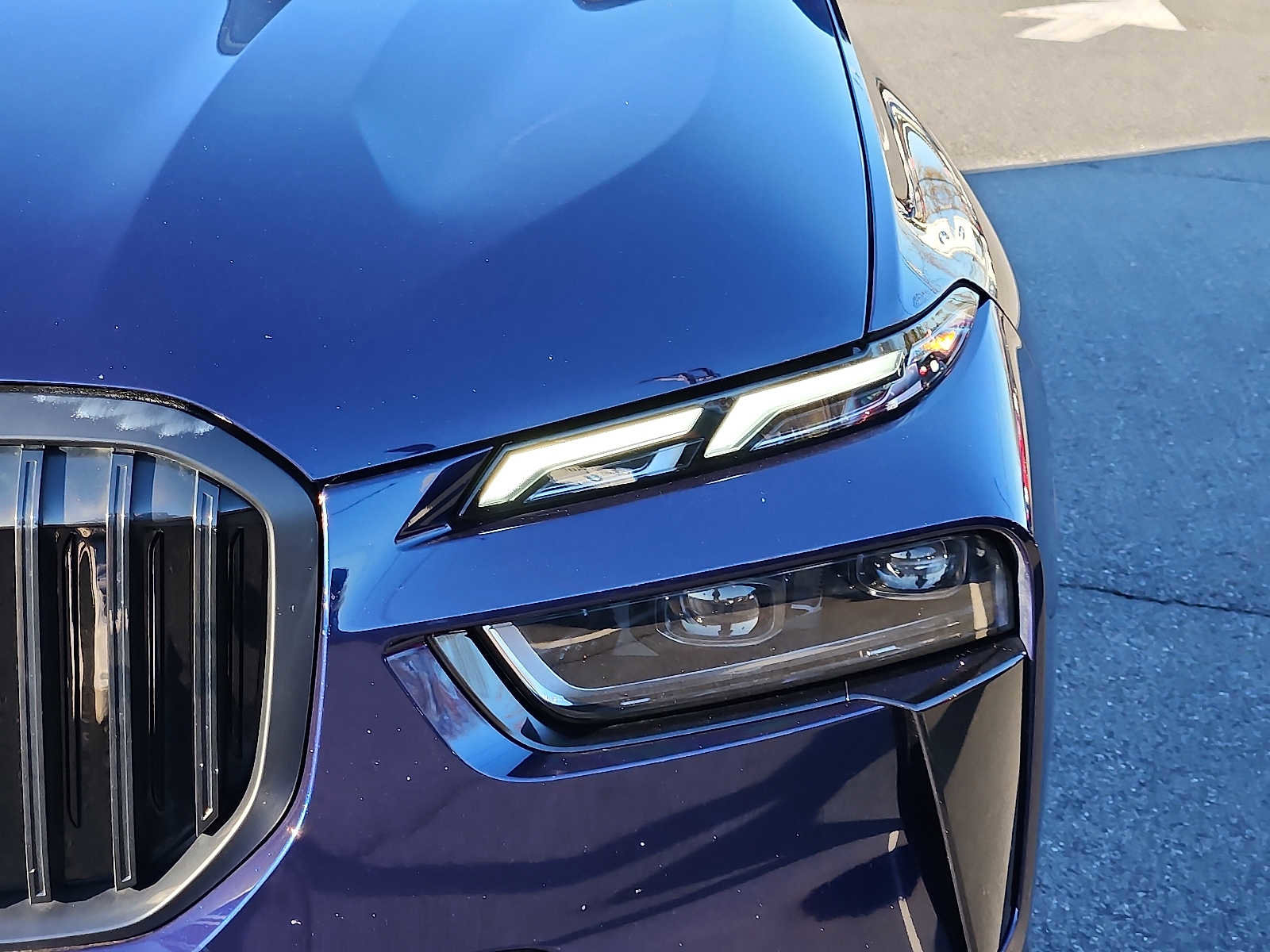 Certified 2024 BMW X7 xDrive40i w/ M Sport Package image 9