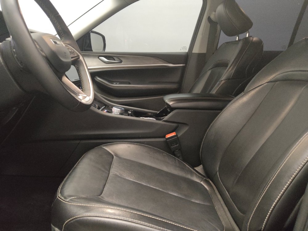 Used 2023 Jeep Grand Cherokee Limited RWD image 17