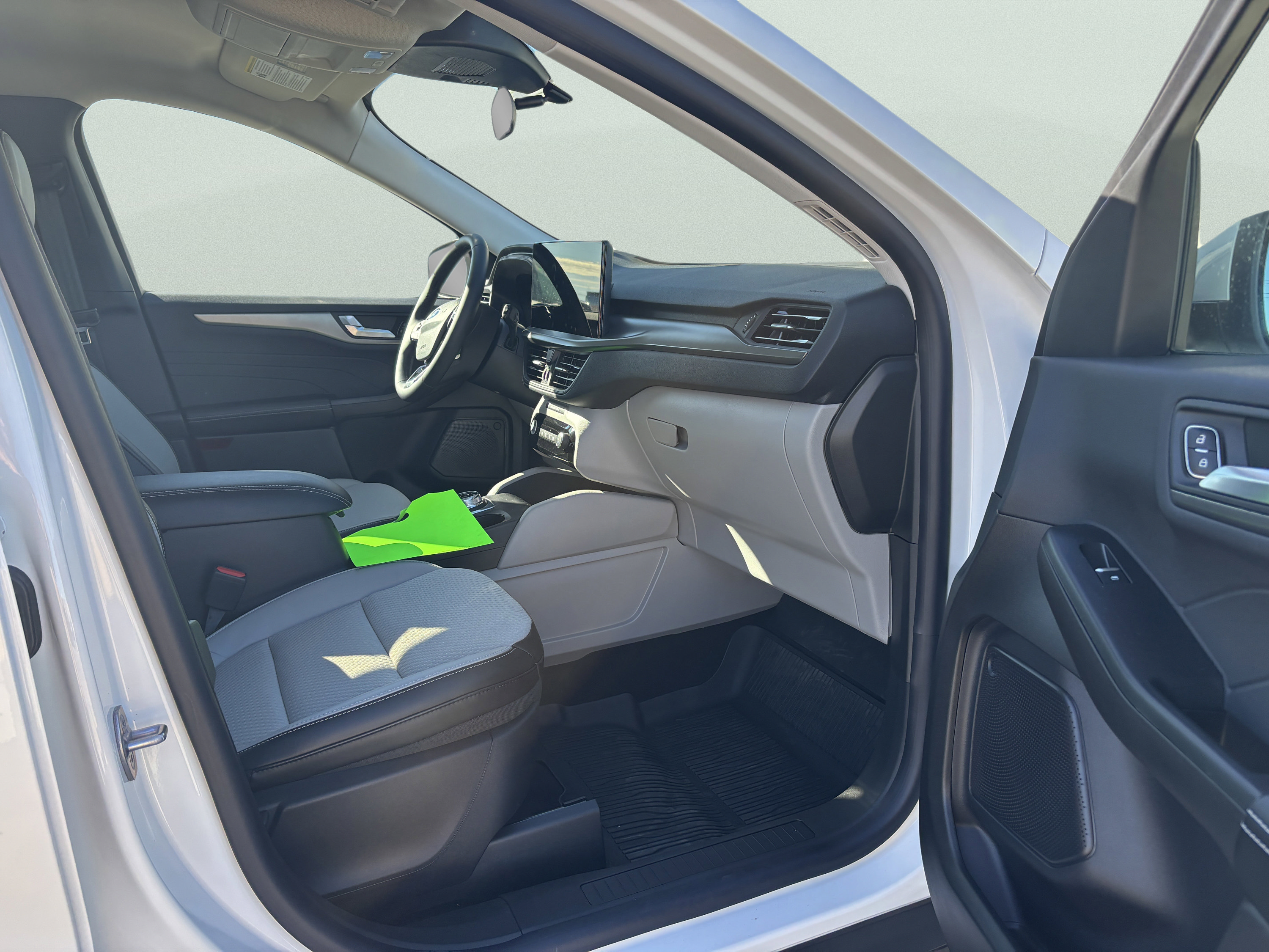 Used 2024 Ford Escape SE FWD image 33