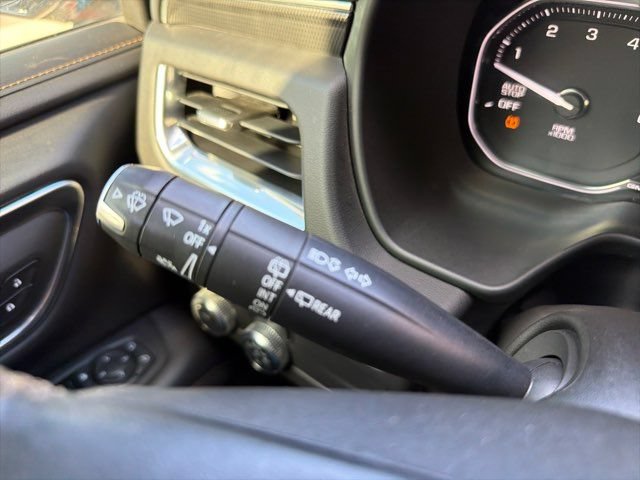 Used 2021 GMC Yukon XL AT4 w/ Technology Package AWD/4WD image 51