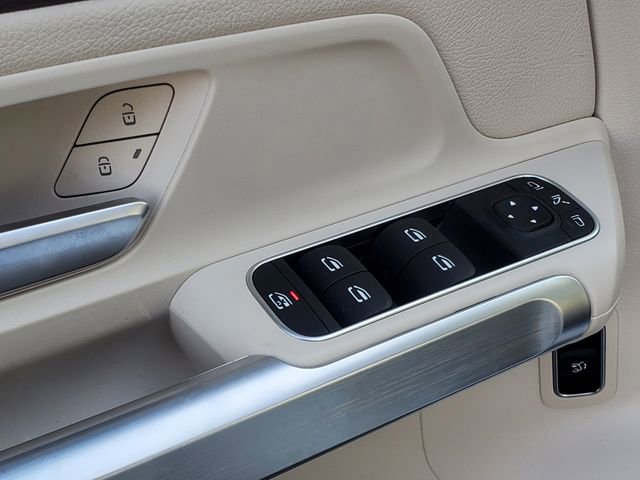 Used 2023 Mercedes-Benz GLB 250 4MATIC image 10