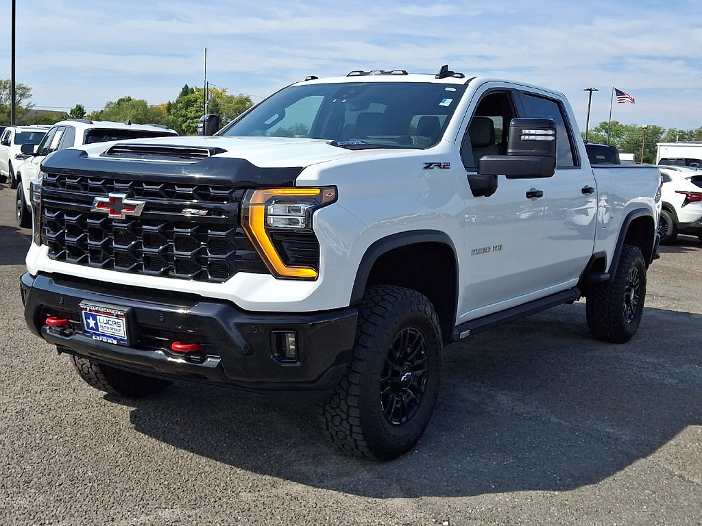 Used 2025 Chevrolet Silverado 2500 ZR2 w/ Technology Package AWD/4WD image 5