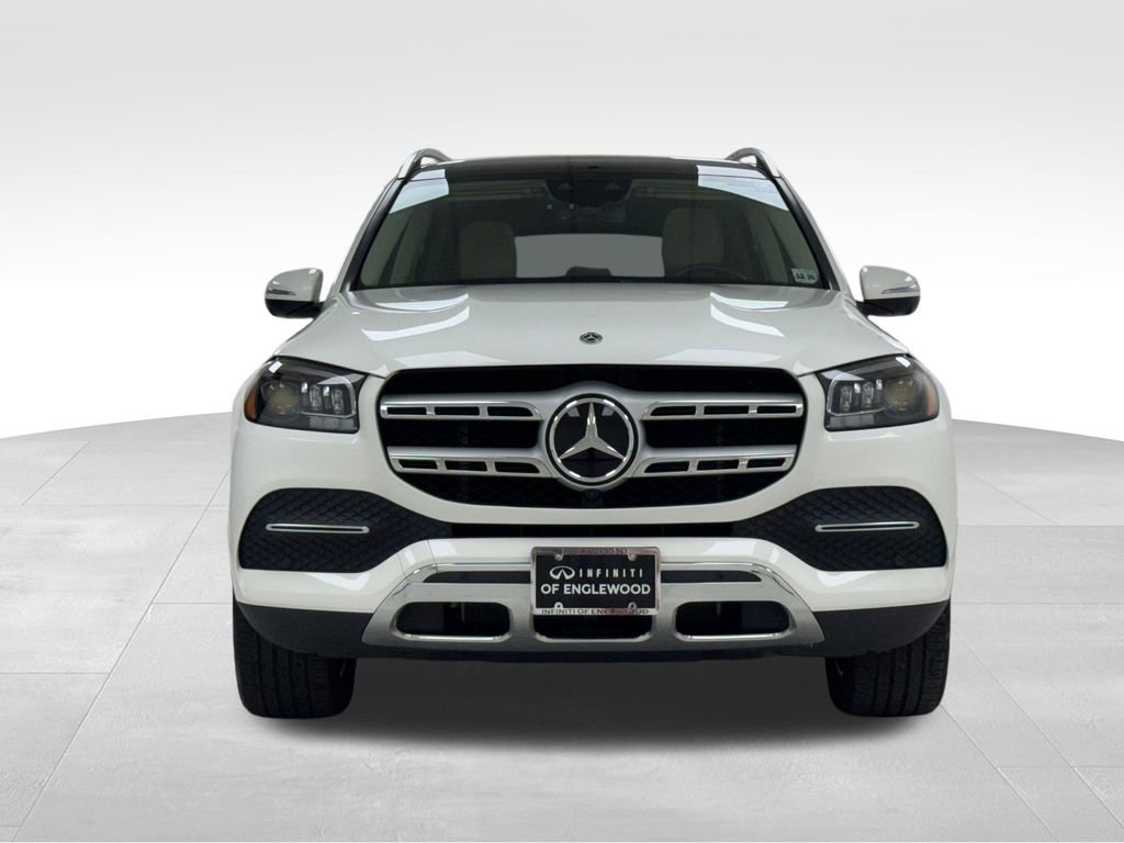 Used 2022 Mercedes-Benz GLS 450 4MATIC image 2
