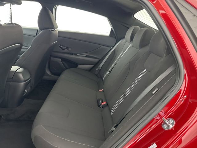 Used 2025 Hyundai Elantra SEL FWD image 30