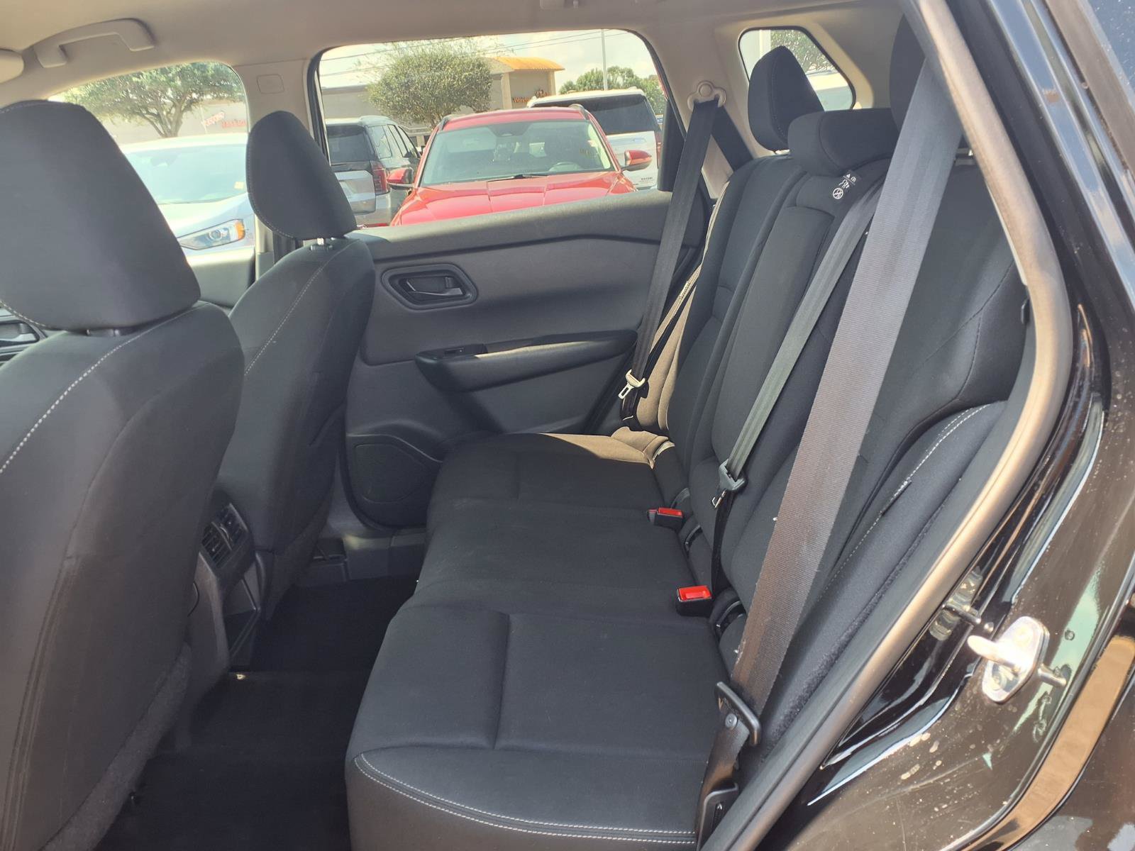 Used 2024 Nissan Rogue S FWD image 18