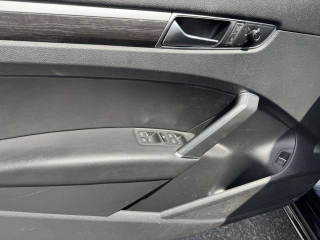 Used 2017 Volkswagen Passat 1.8T SE FWD image 21