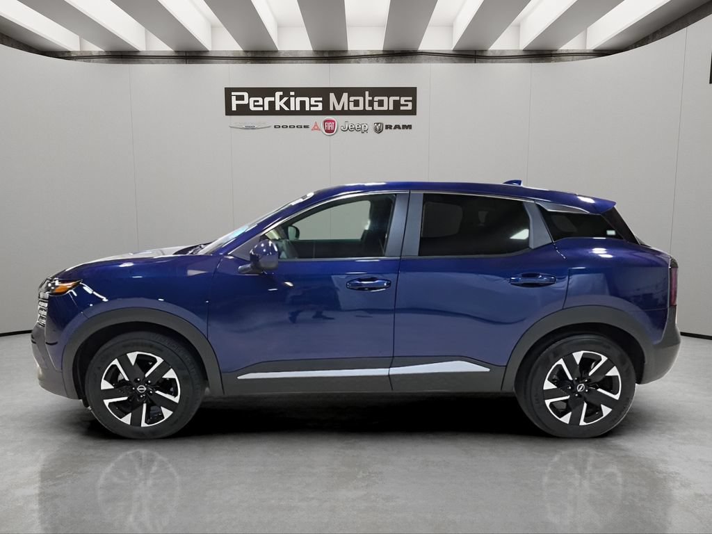 Used 2025 Nissan Kicks SV AWD/4WD image 2