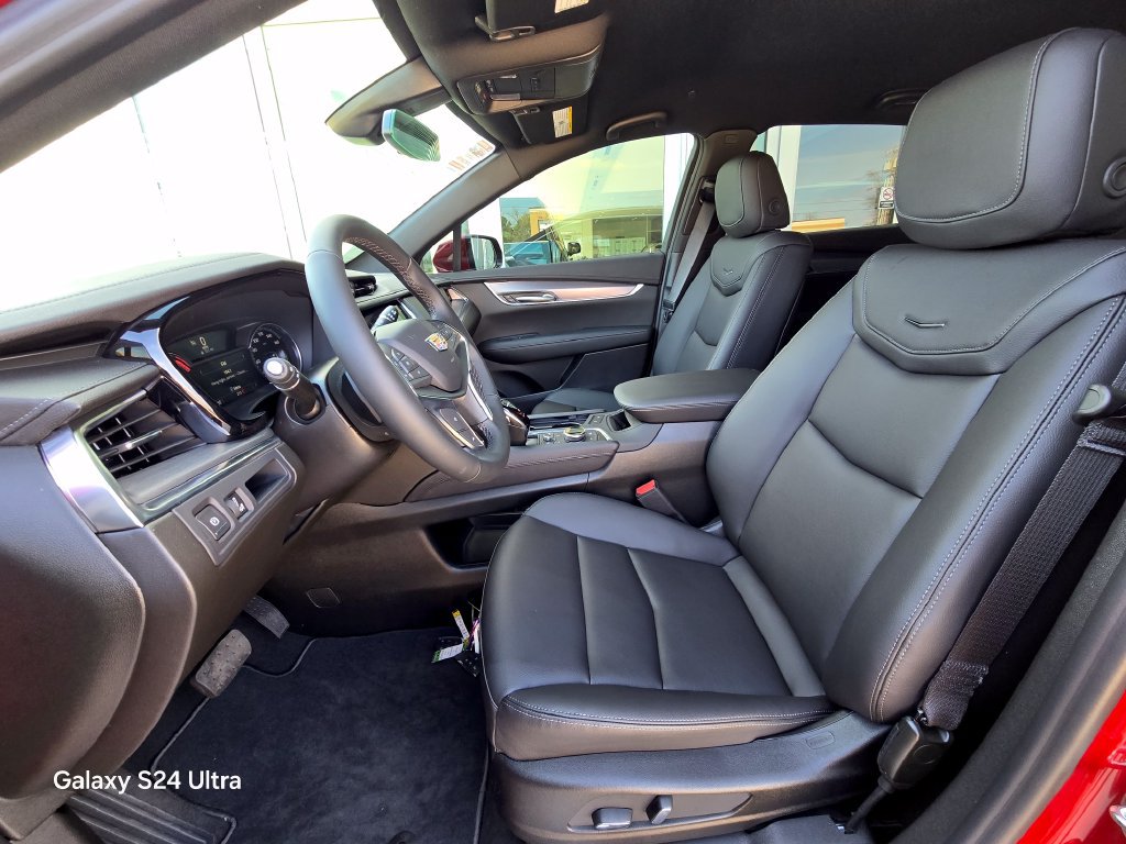 New 2026 Cadillac XT5 Luxury FWD image 11