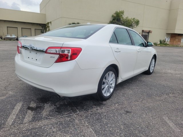 Used 2014 Toyota Camry XLE FWD image 6