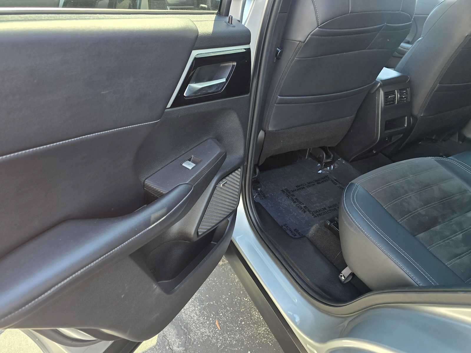 Used 2025 Mitsubishi Outlander SE AWD/4WD image 16