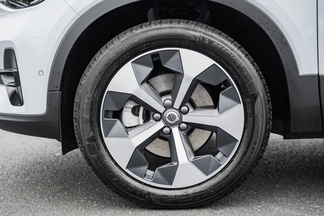 New 2026 Volvo XC40 B5 Plus w/ Protection Package Premier image 17