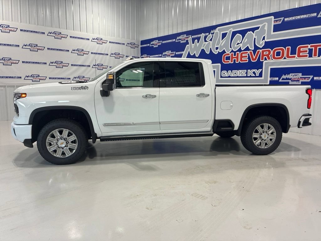 New 2026 Chevrolet Silverado 2500 High Country w/ High Country Premium Package AWD/4WD image 3