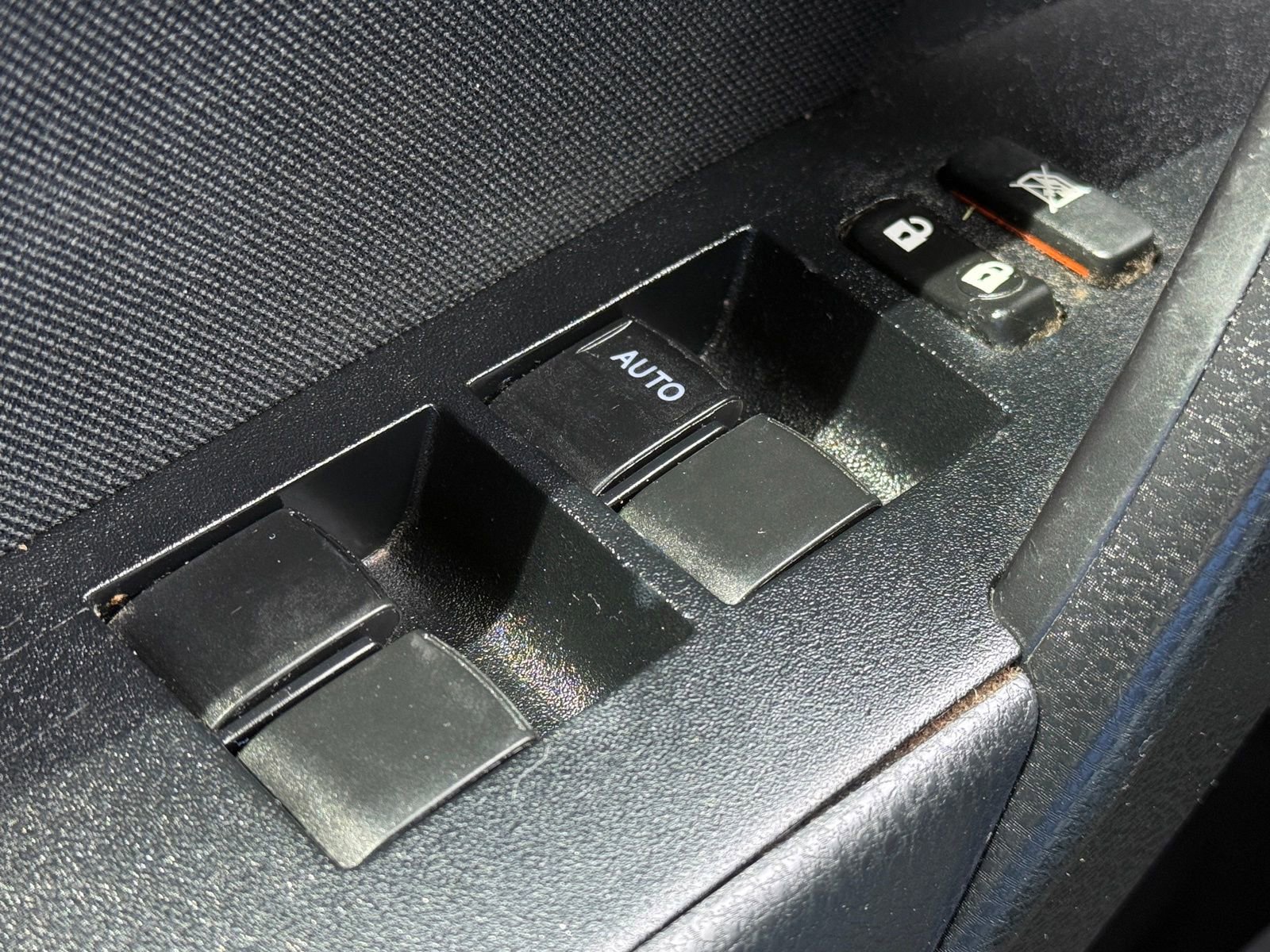 Used 2015 Toyota Corolla LE FWD image 27
