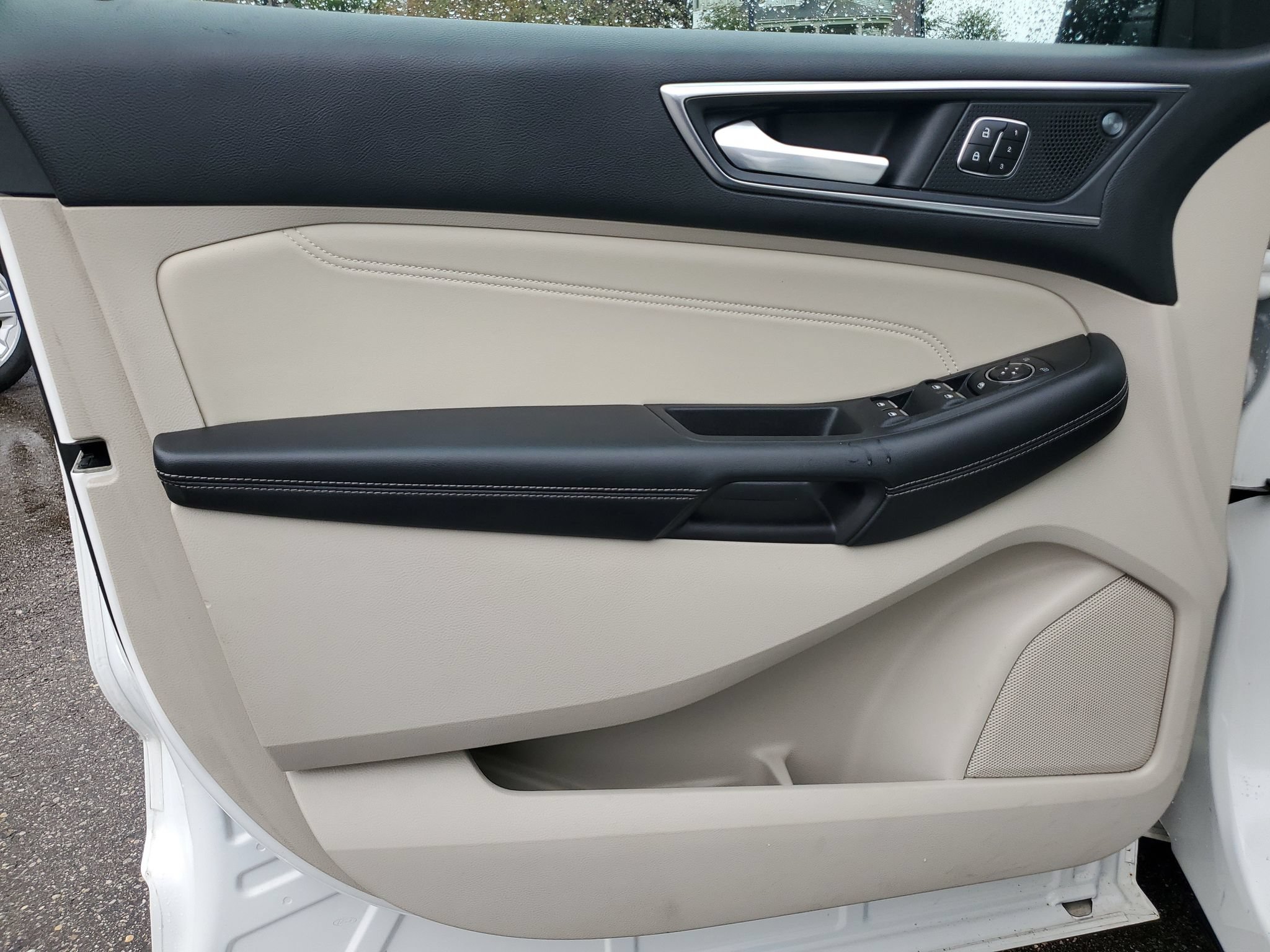 Used 2021 Ford Edge Titanium AWD/4WD image 13