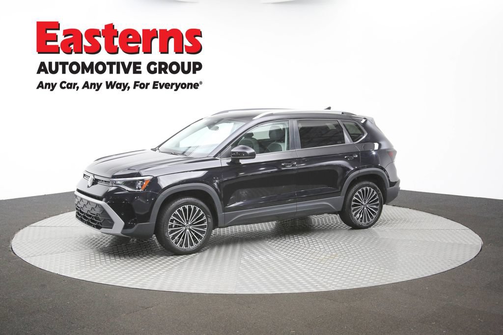 Used 2025 Volkswagen Taos SE FWD image 53