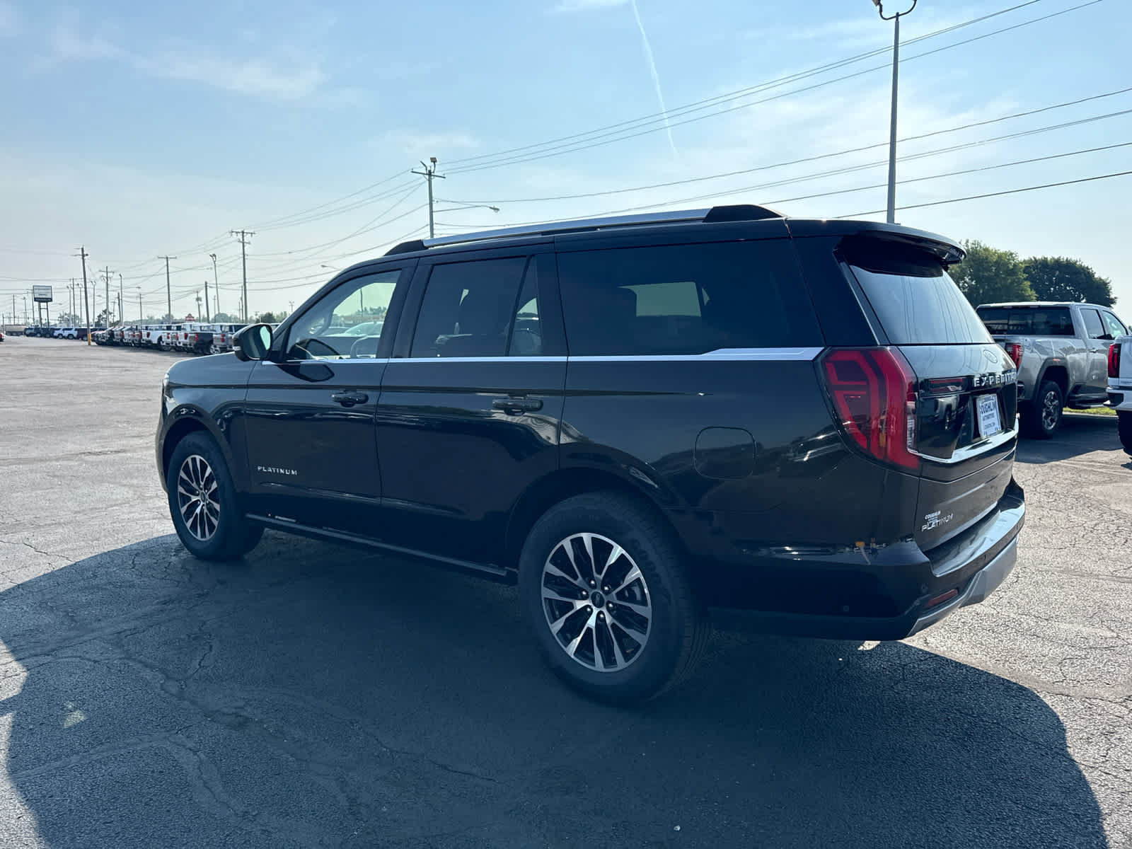 Used 2025 Ford Expedition Platinum AWD/4WD image 3