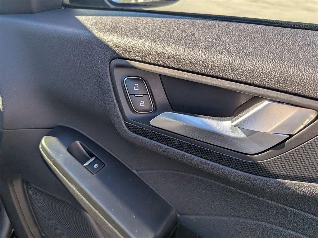Used 2025 Ford Escape ST-Line image 32