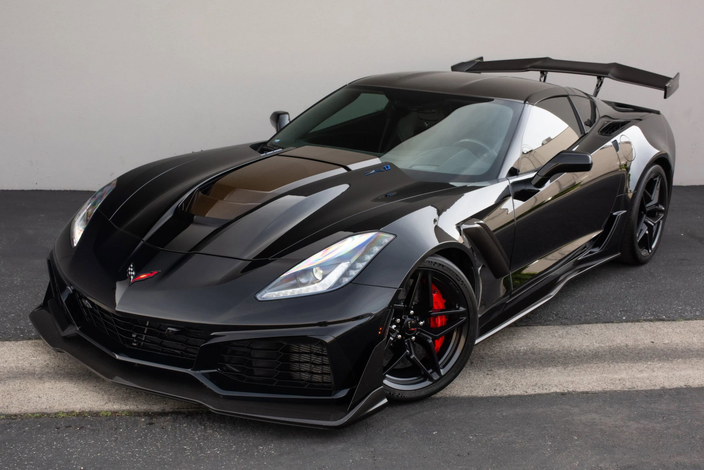 Used 2019 Chevrolet Corvette ZR1 RWD image 2