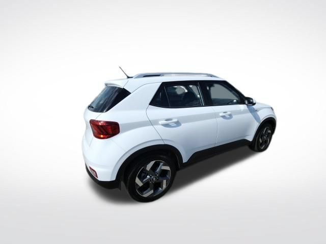 Used 2023 Hyundai Venue SEL FWD image 9