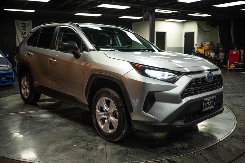 Used 2021 Toyota RAV4 LE image 5