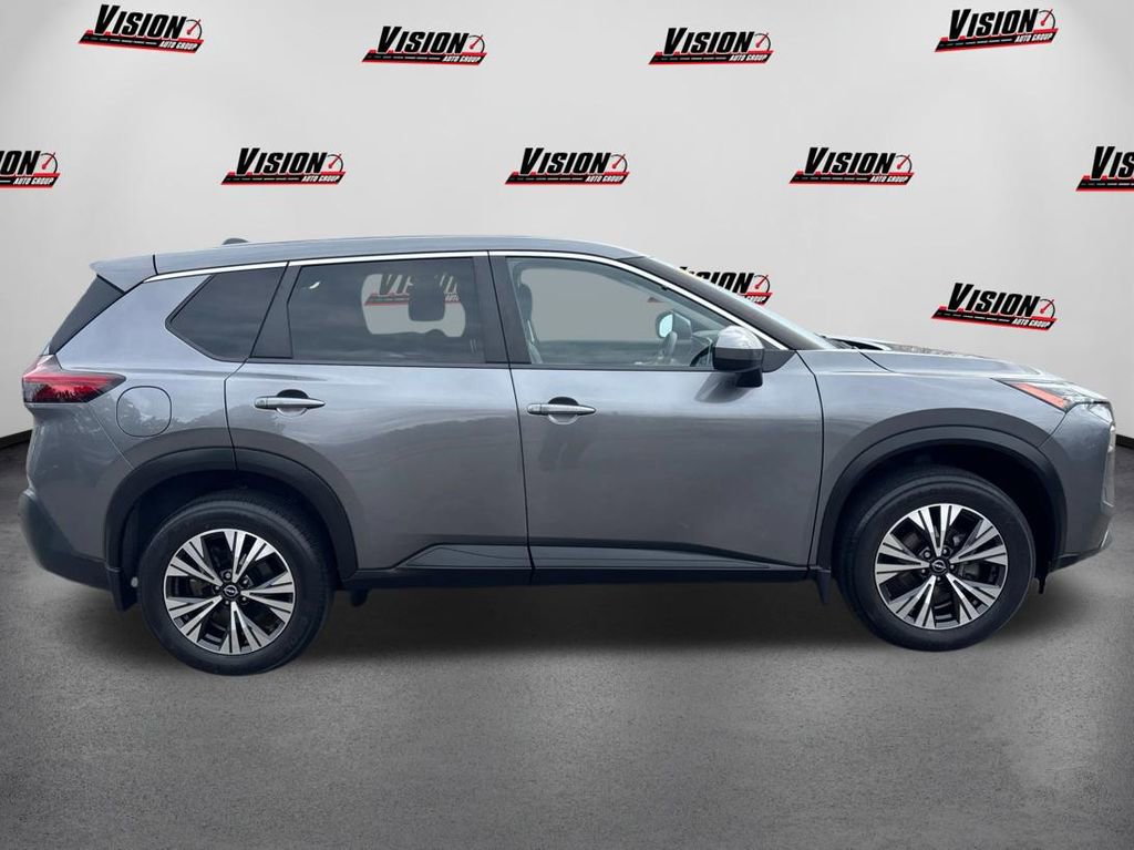 Used 2023 Nissan Rogue SV image 4
