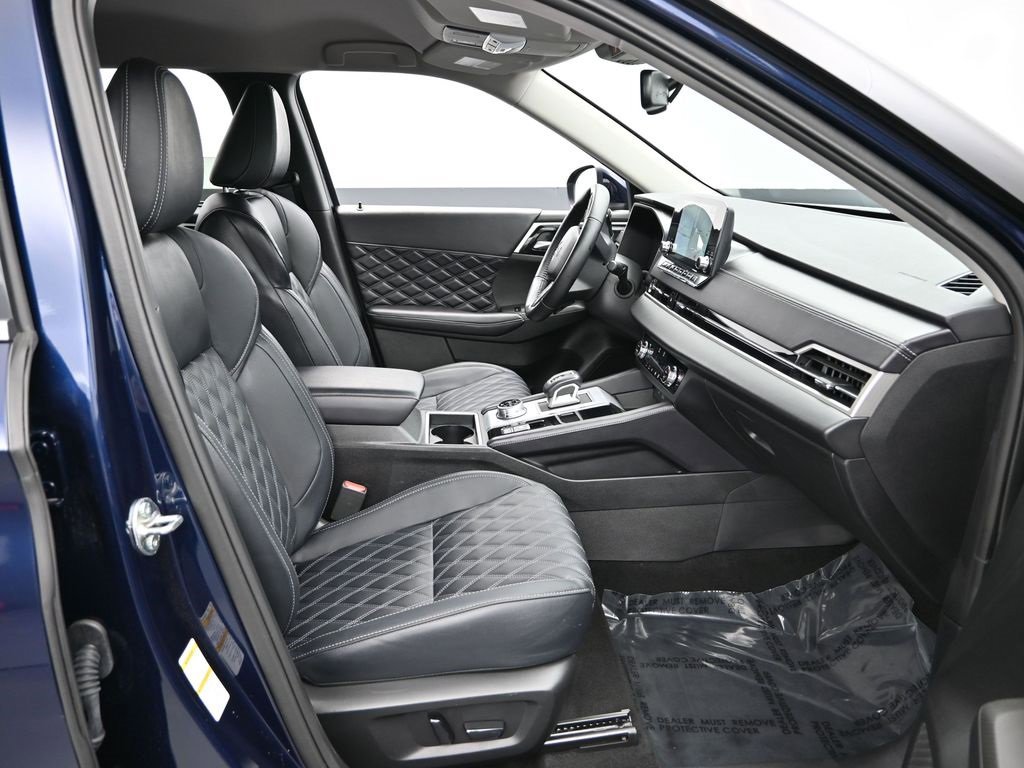 Used 2024 Mitsubishi Outlander SEL image 42
