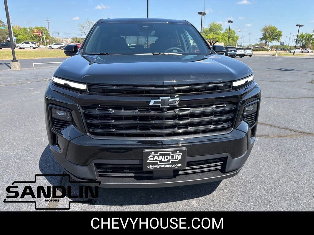 New 2026 Chevrolet Traverse LT w/ Midnight/Sport Edition FWD image 3