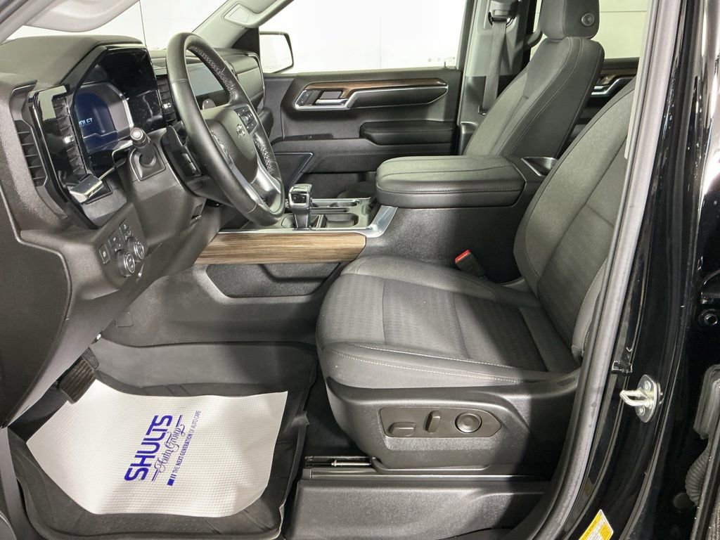 Used 2023 Chevrolet Silverado 1500 RST w/ Protection Package AWD/4WD image 8