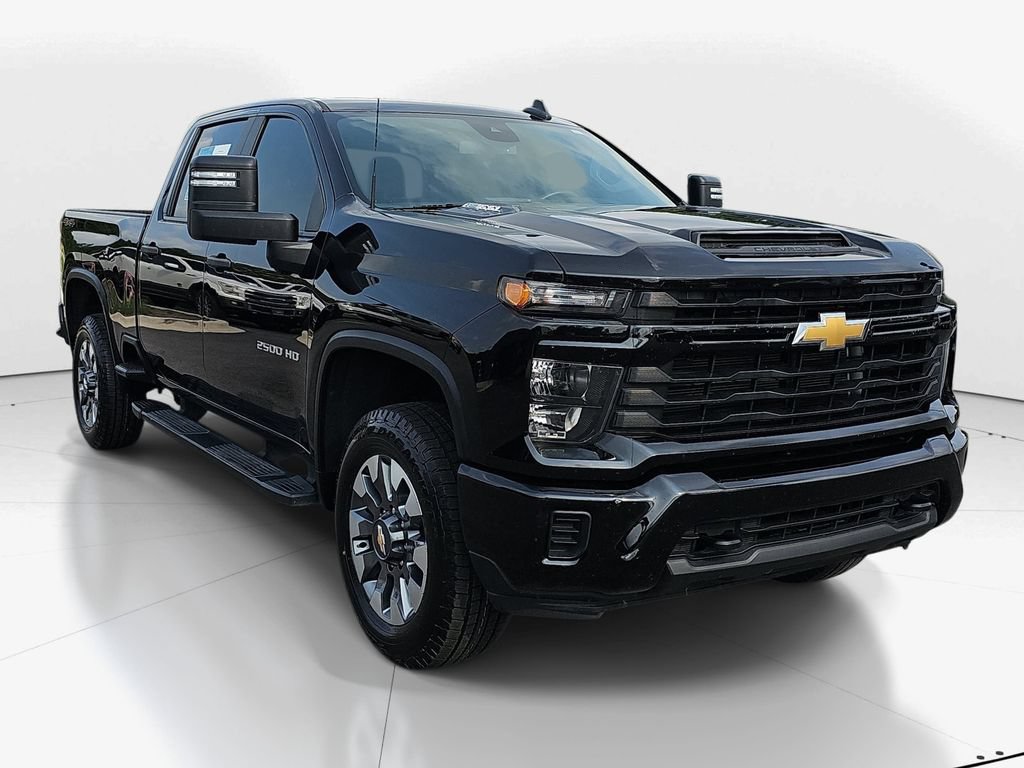 Used 2024 Chevrolet Silverado 2500 Custom w/ Custom Value Package AWD/4WD video 3