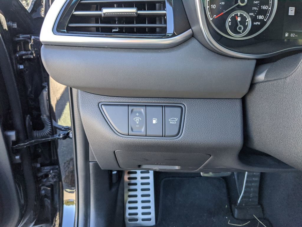 Used 2024 Genesis G70 3.3T Advanced w/ Sport Prestige Package image 28