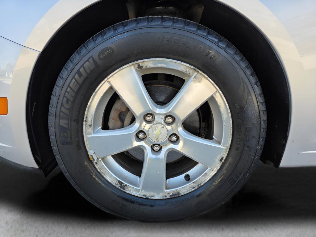 Used 2013 Chevrolet Cruze LT image 11