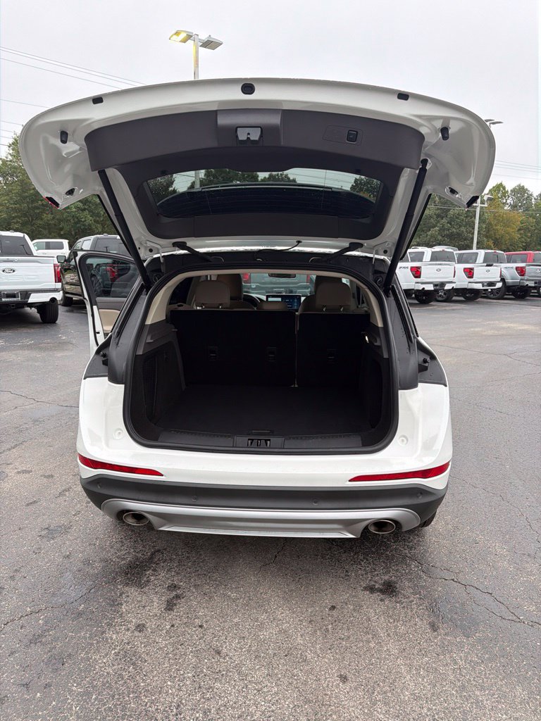 Used 2023 Lincoln Corsair AWD image 12