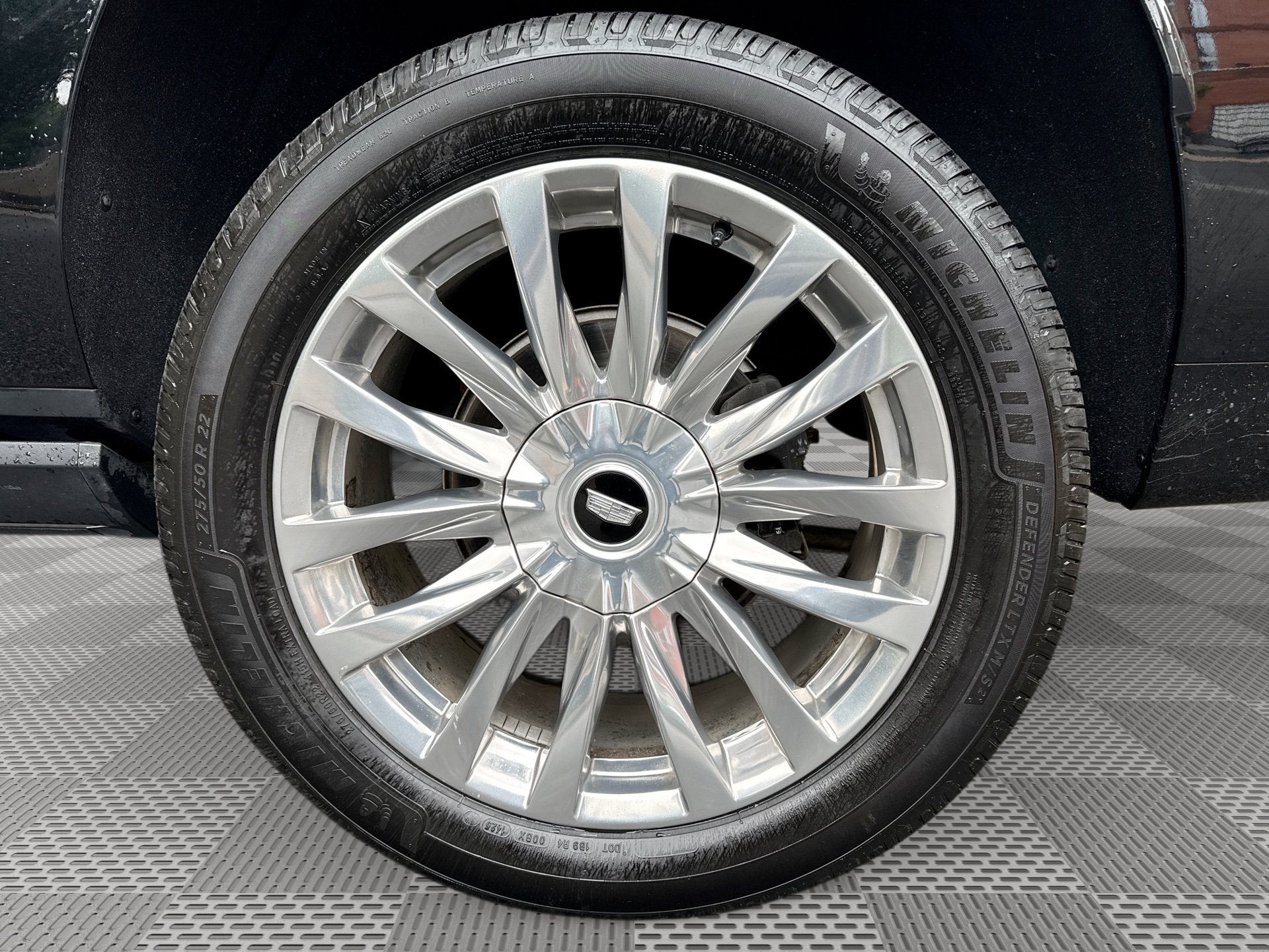 Used 2021 Cadillac Escalade ESV Premium Luxury w/ Driver Assist Tech Package AWD/4WD image 29
