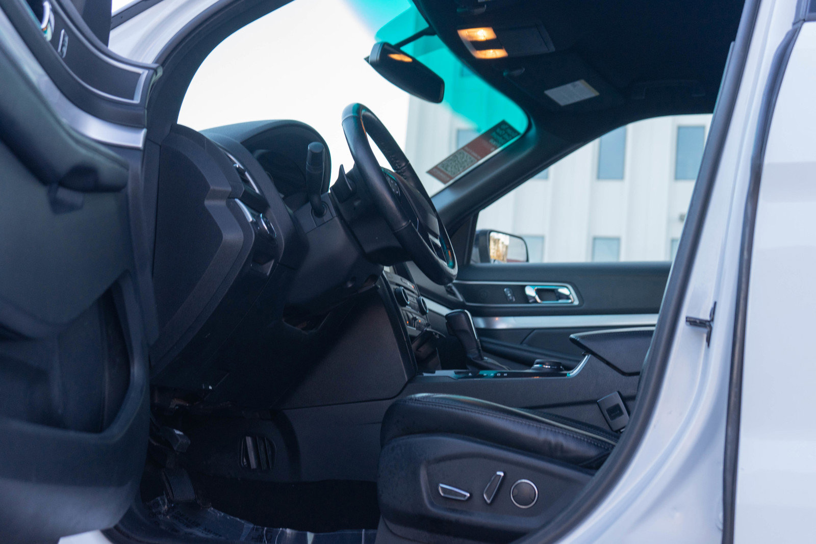 Used 2017 Ford Explorer XLT w/ Equipment Group 202A image 11