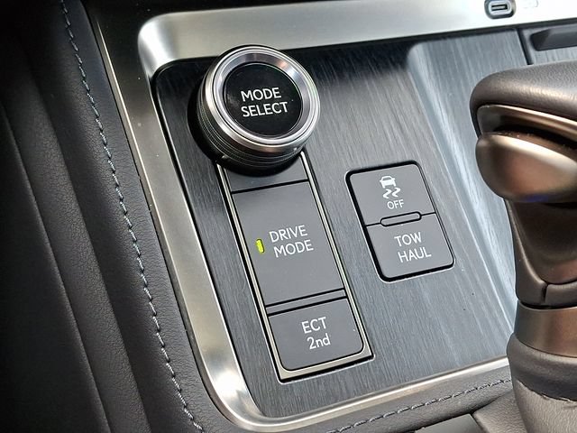 Used 2025 Lexus GX 550 w/ Accessory Package (2T) AWD/4WD image 24