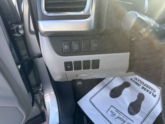 Used 2019 Toyota Highlander XLE image 12