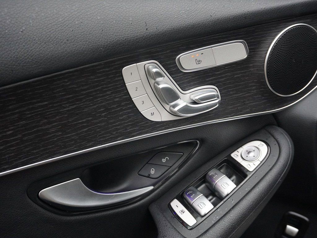 Used 2022 Mercedes-Benz GLC 300 4MATIC w/ Premium Package Lite image 32