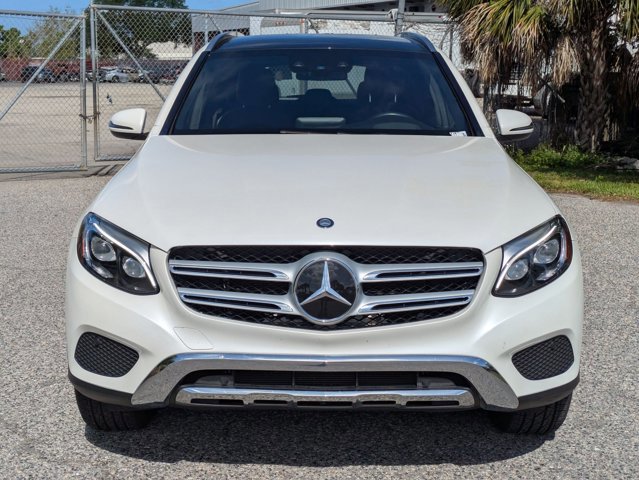 Used 2017 Mercedes-Benz GLC 300 4MATIC image 2