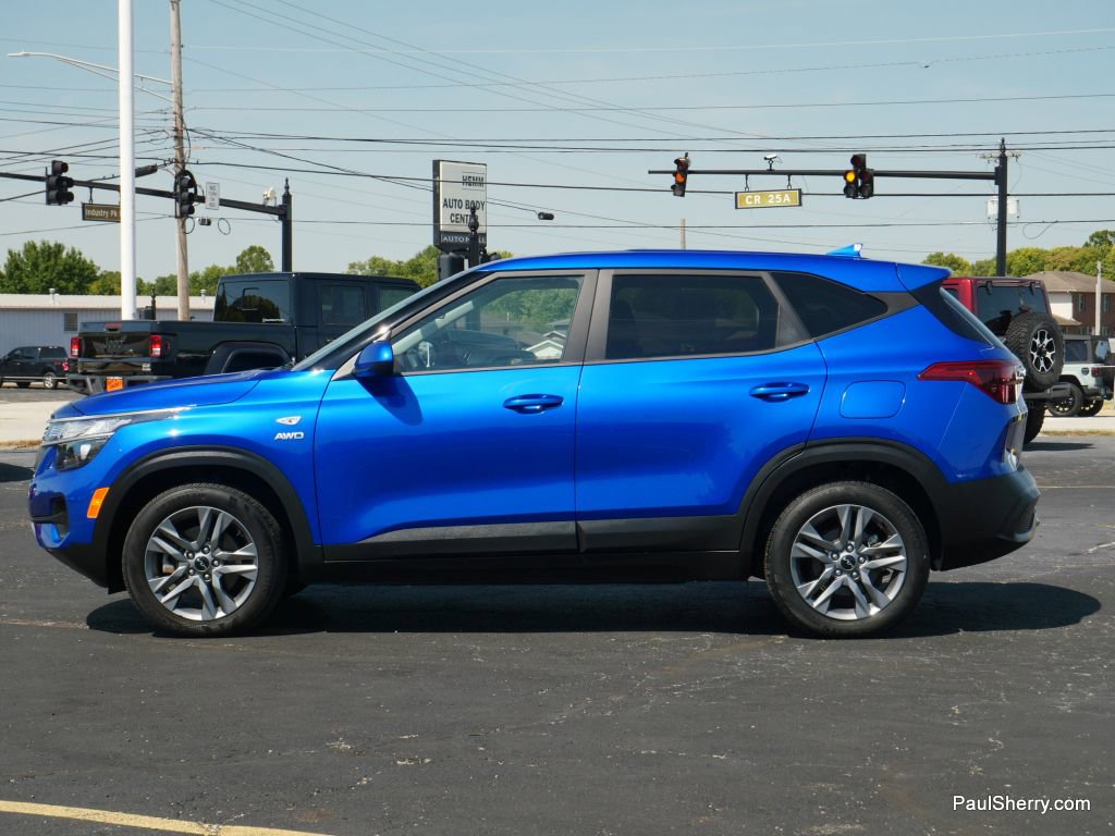 Used 2023 Kia Seltos LX AWD/4WD image 10